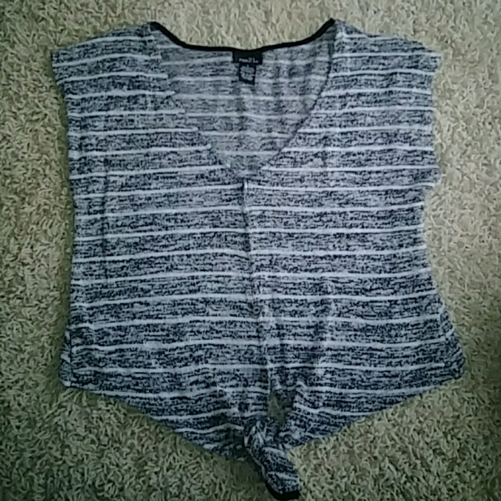Rue 21 Grey/Black Sleeveless Crop Tie Shirt NWOT
